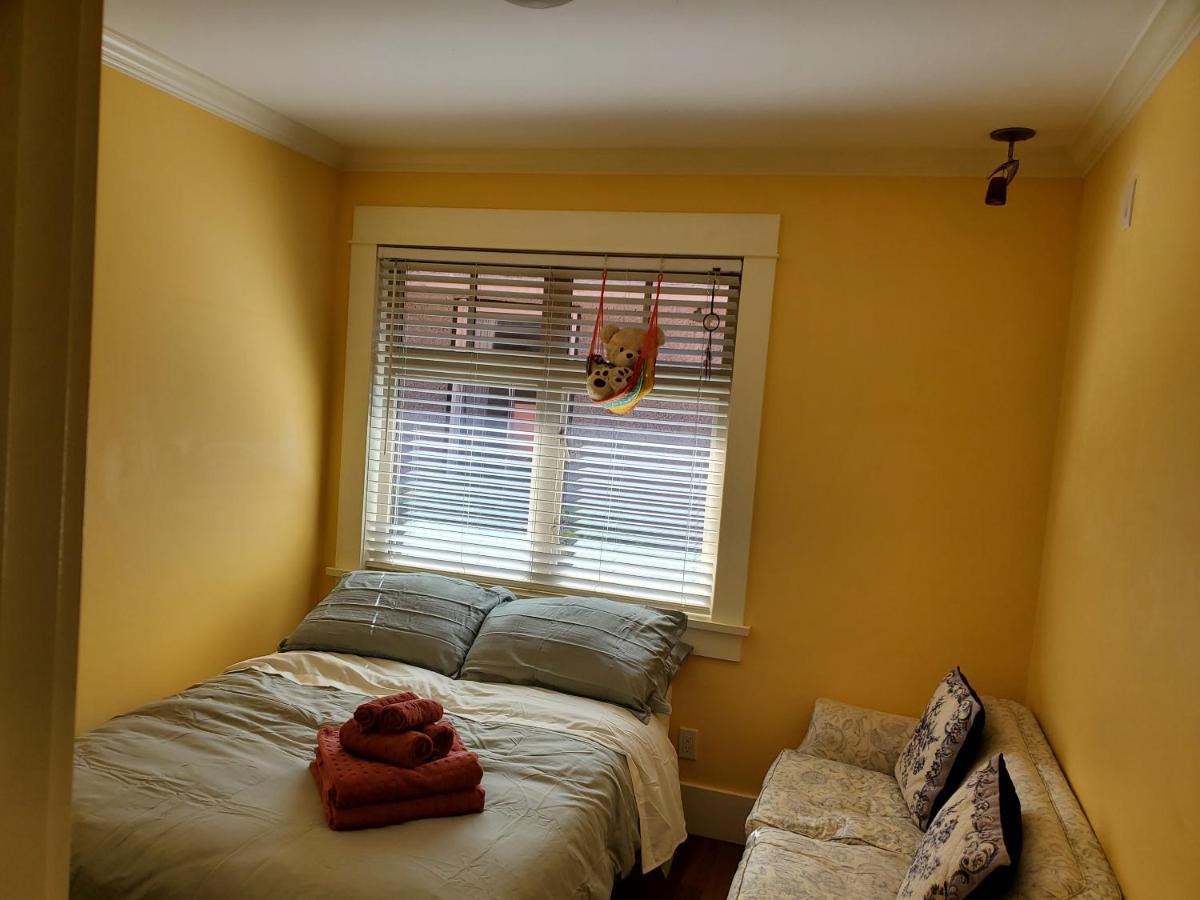 Elegant, Sunny Modern Home With Skylights - Kitsilano, Vancouver Rom bilde